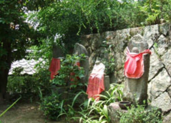 栄福寺石仏